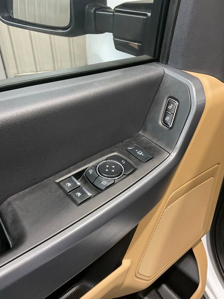 Used 2023 Ford F350 XLT w/ FX4 Off-Road Package image 7