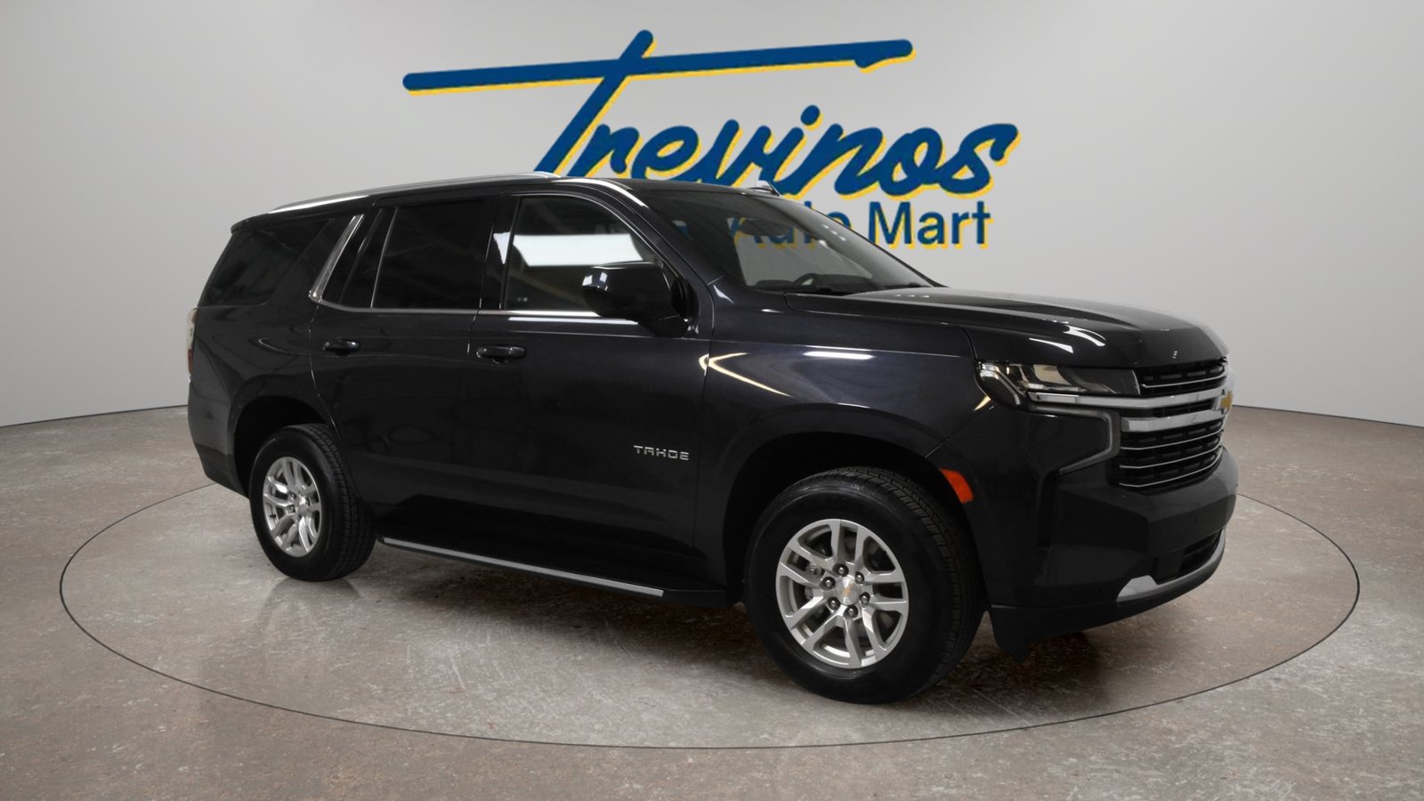 Used 2024 Chevrolet Tahoe LT RWD image 1
