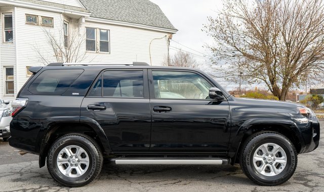 Used 2023 Toyota 4Runner SR5 Premium image 5