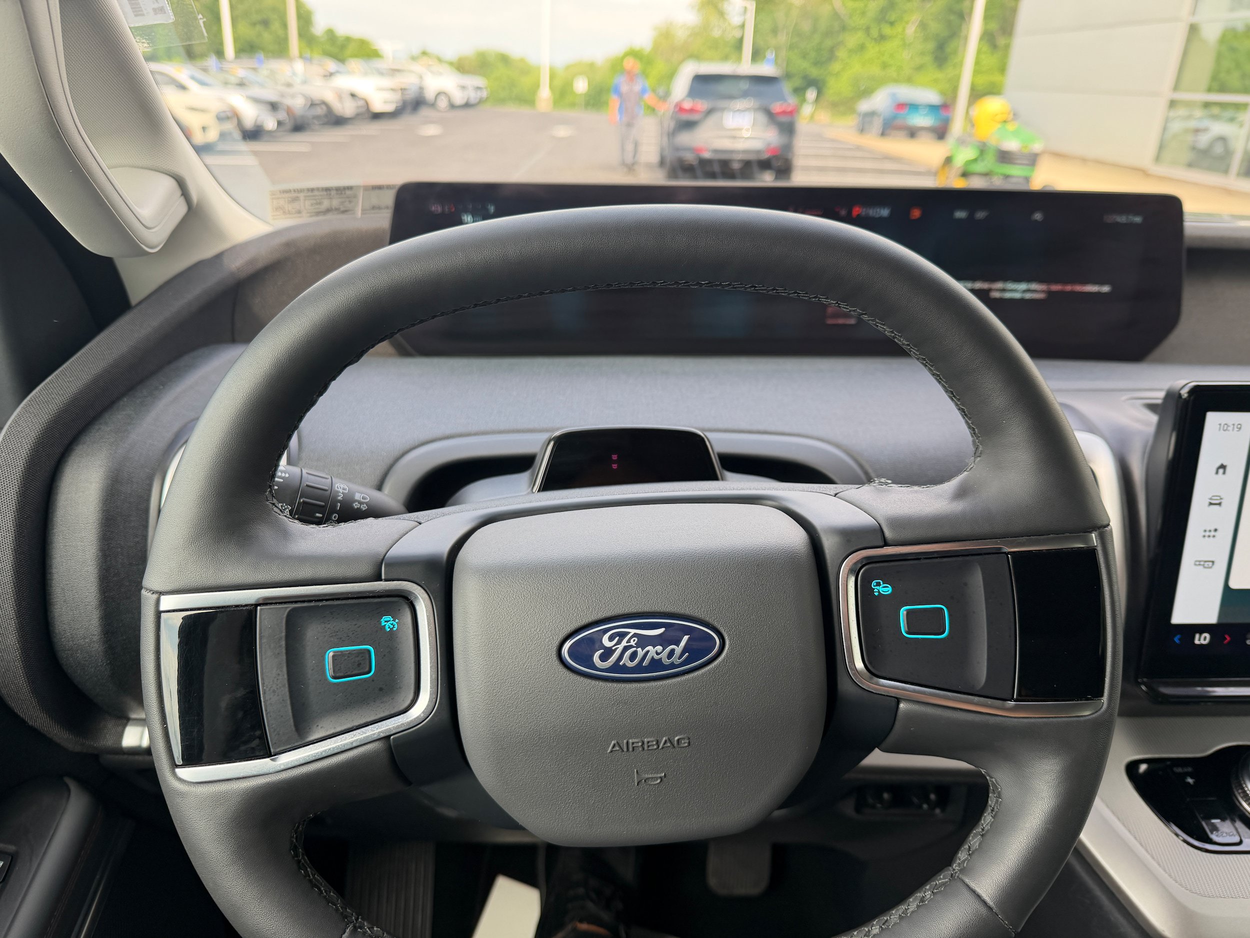 Certified 2025 Ford Expedition Active AWD/4WD image 29