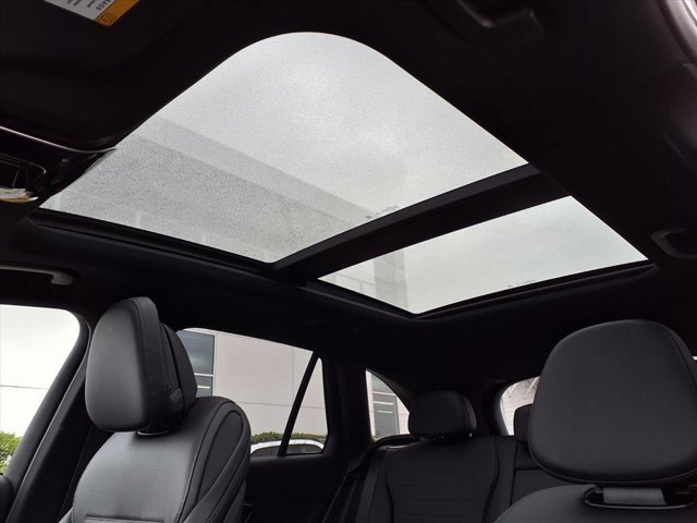 Used 2025 Mercedes-Benz GLC 300 image 15