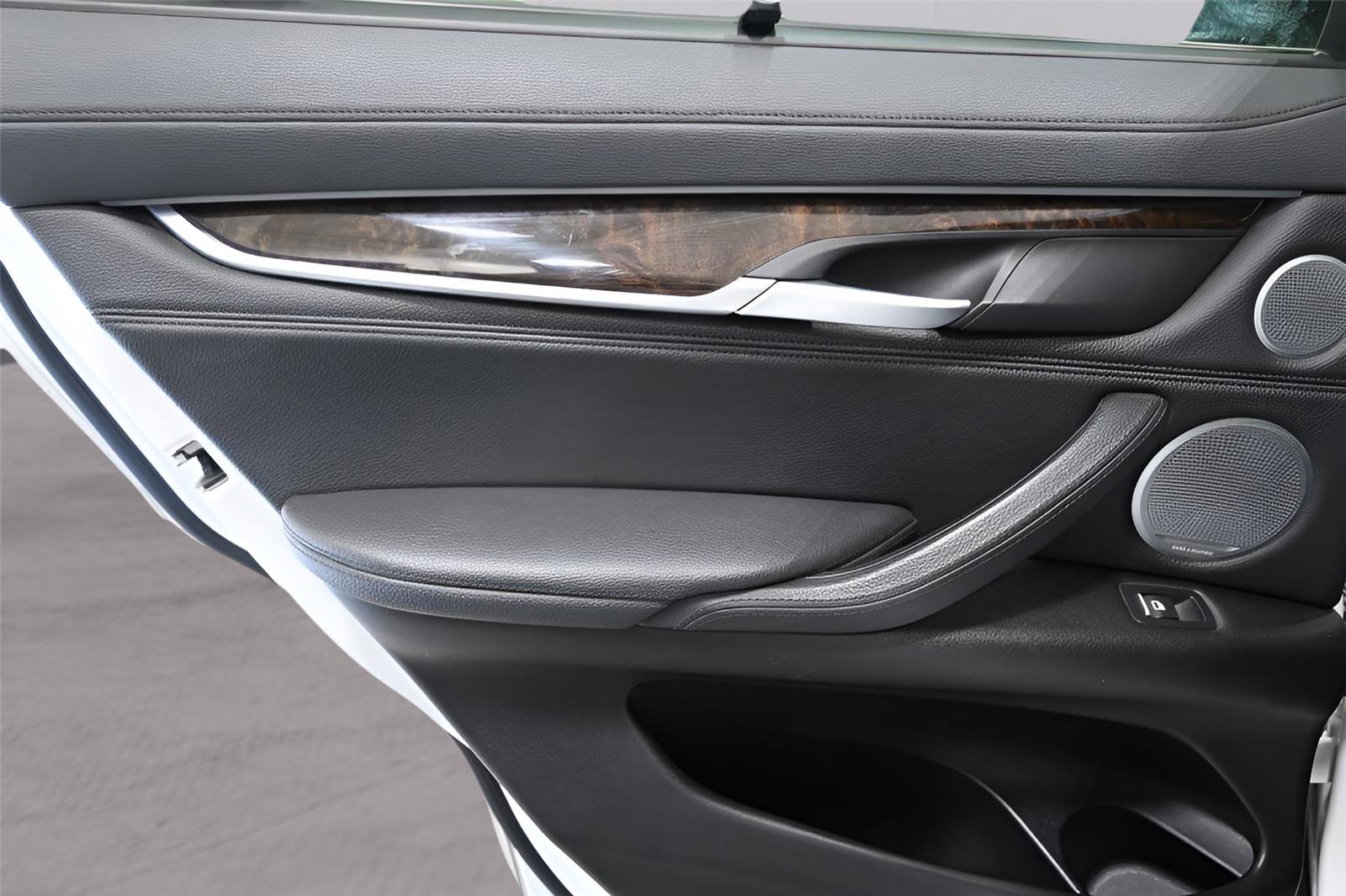 Used 2015 BMW X6 xDrive35i image 12