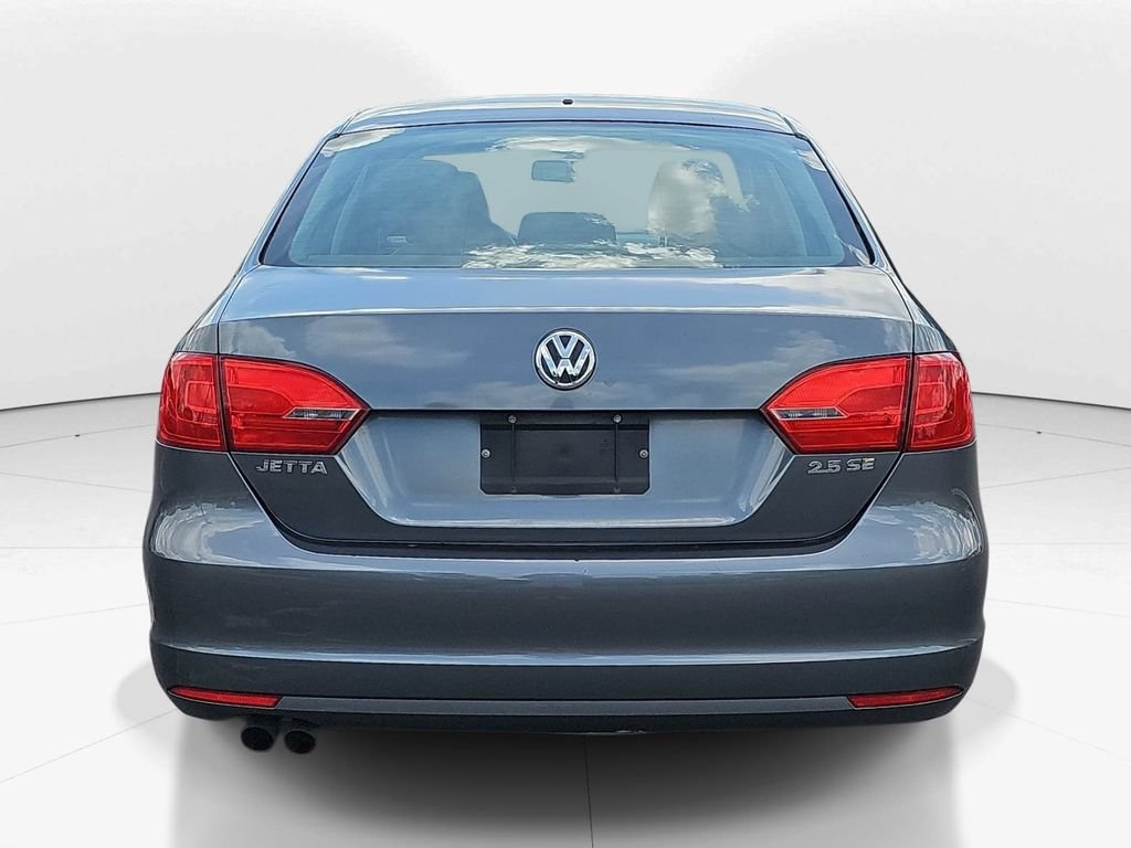Used 2011 Volkswagen Jetta SE FWD image 8