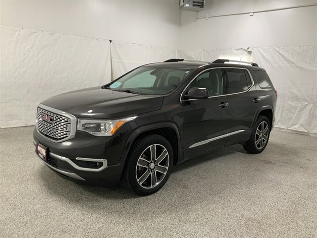 Used 2018 GMC Acadia Denali w/ Technology Package image 2