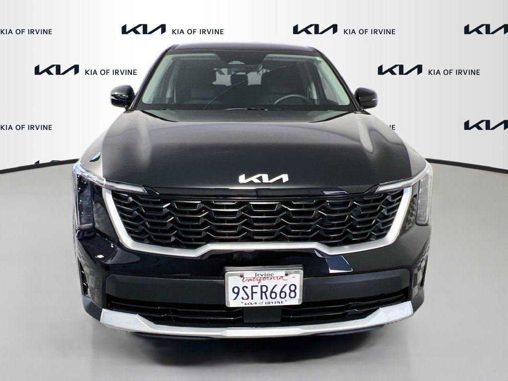 Certified 2025 Kia Sorento LX FWD image 2
