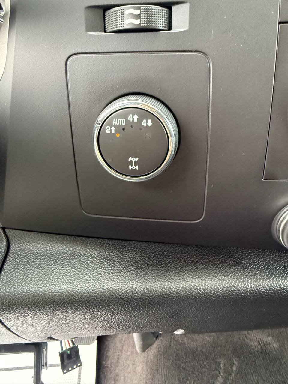 Used 2011 GMC Sierra 1500 SLE w/ Power Tech Package AWD/4WD image 13