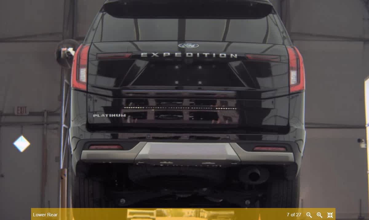 Used 2025 Ford Expedition Platinum AWD/4WD image 11