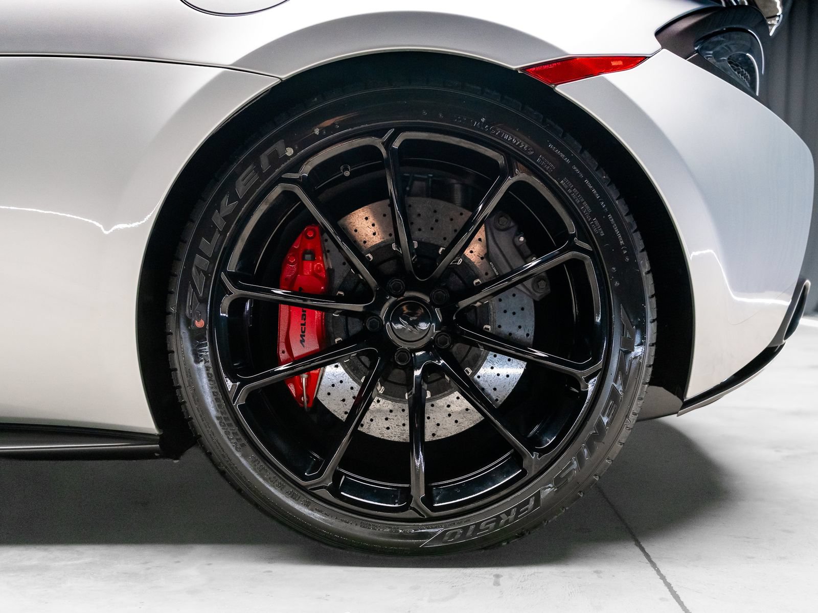 Used 2019 McLaren 570S Spider RWD image 33