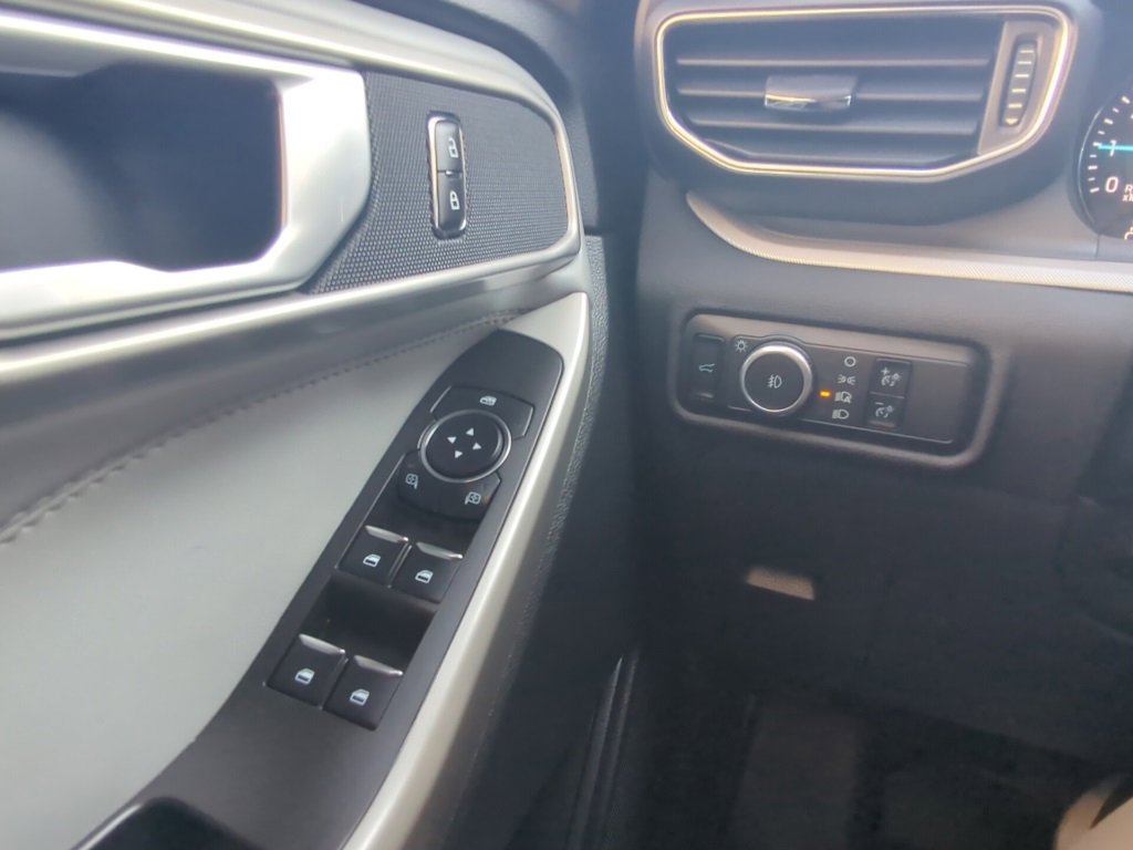Used 2023 Ford Explorer XLT w/ Equipment Group 202A image 21