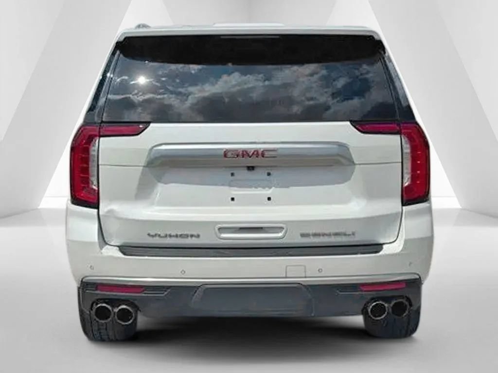 Used 2023 GMC Yukon Denali AWD/4WD image 6