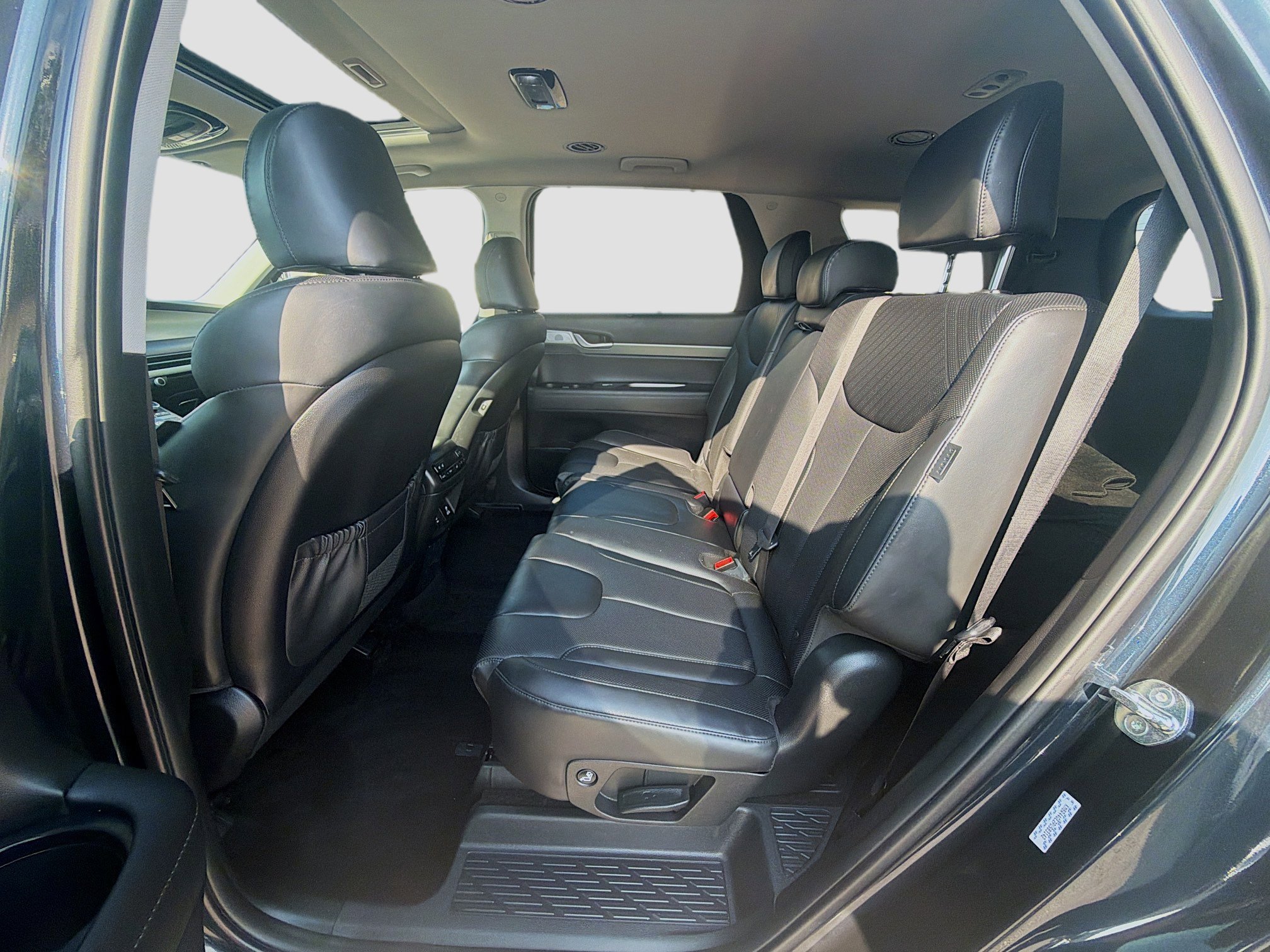 Used 2023 Hyundai Palisade SEL FWD image 23