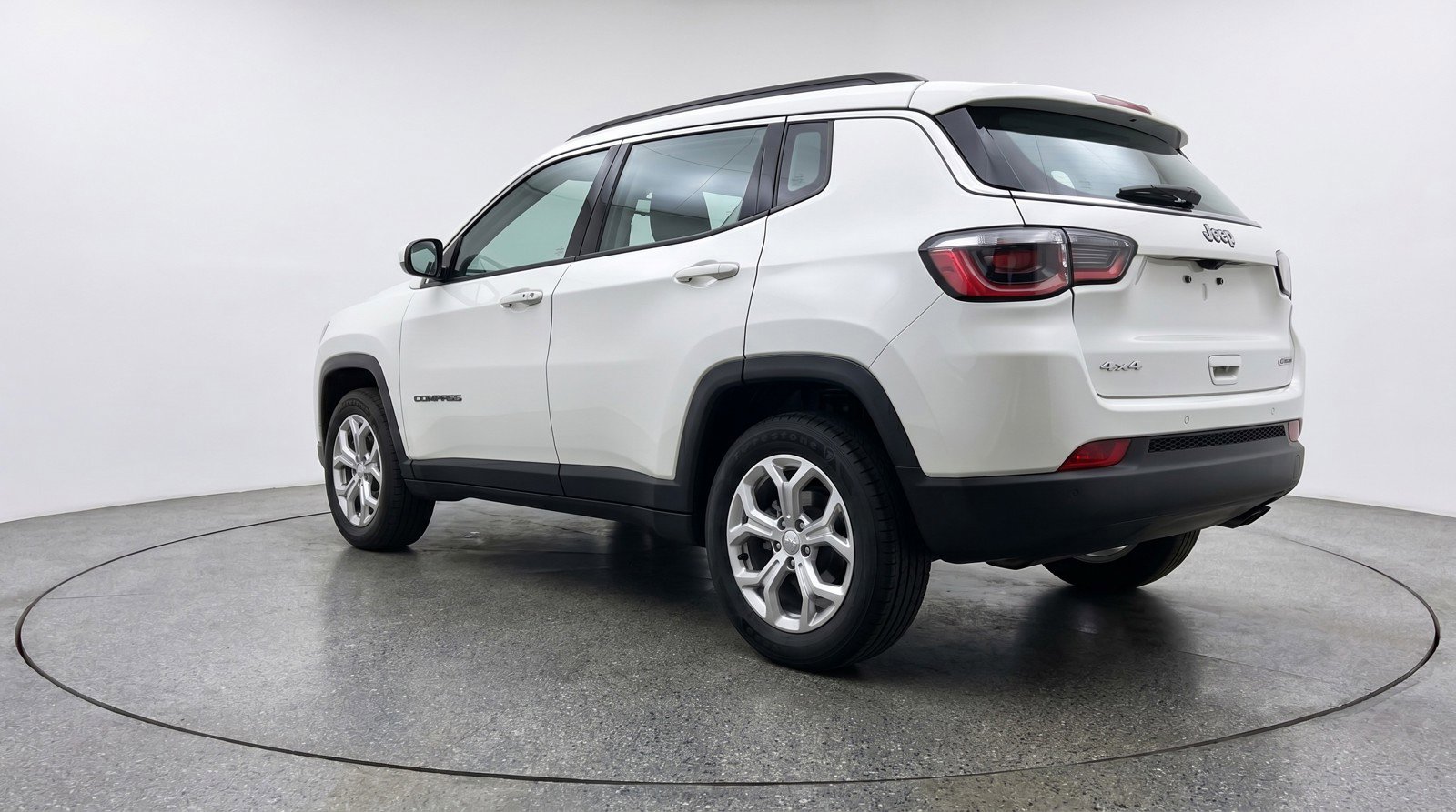 Used 2025 Jeep Compass Latitude AWD/4WD image 6
