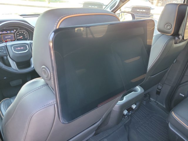 Used 2021 GMC Yukon XL AT4 w/ AT4 Premium Plus Package AWD/4WD image 17