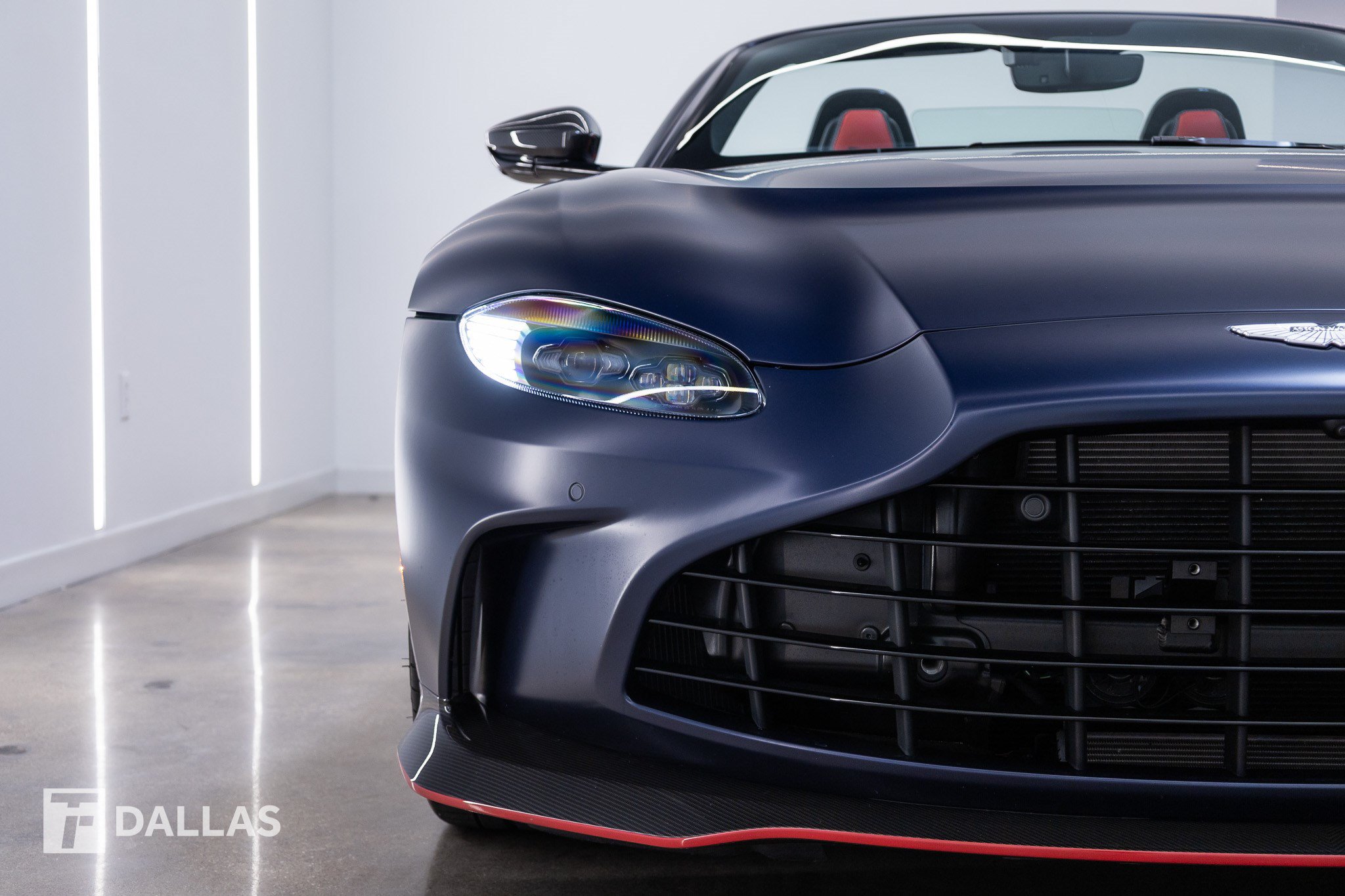 Used 2023 Aston Martin V12 Vantage Roadster RWD image 5