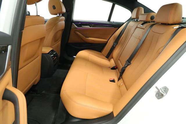 Used 2023 BMW 540i w/ Convenience Package image 37