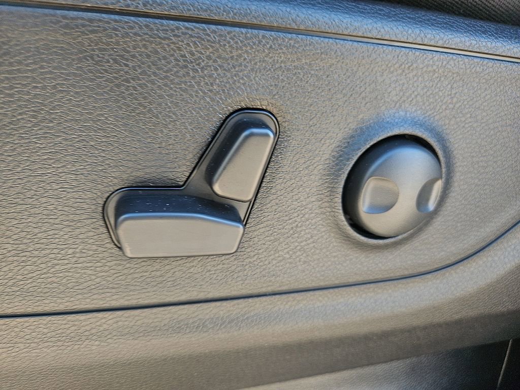 New 2026 RAM 1500 Big Horn AWD/4WD image 14