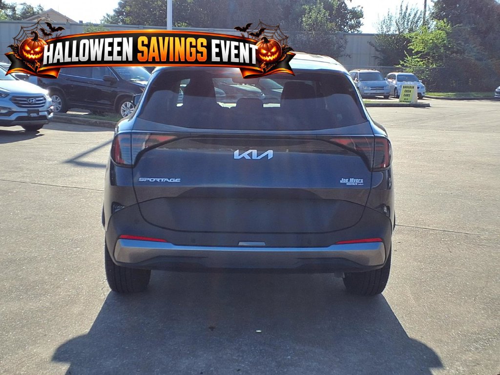 Certified 2026 Kia Sportage EX FWD image 8