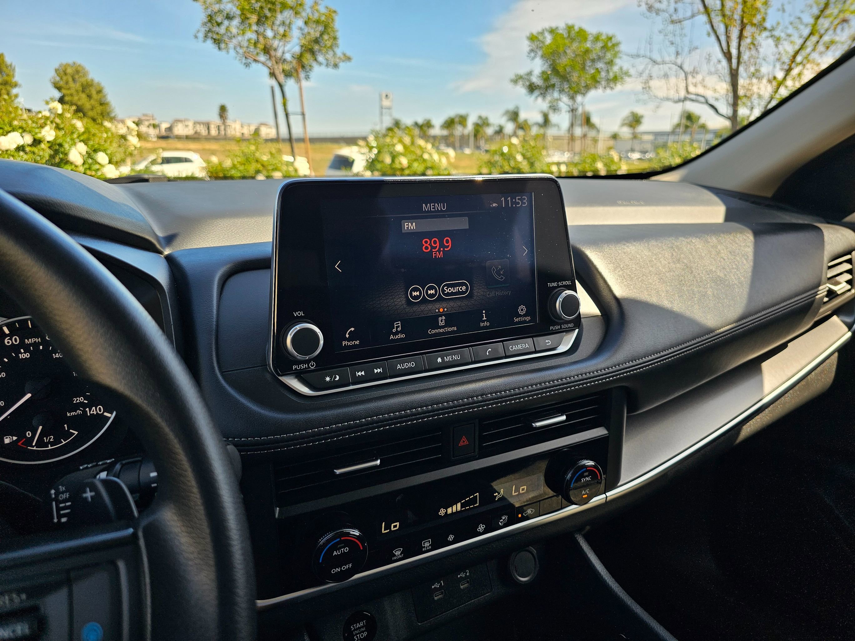 Used 2024 Nissan Rogue SV FWD image 30