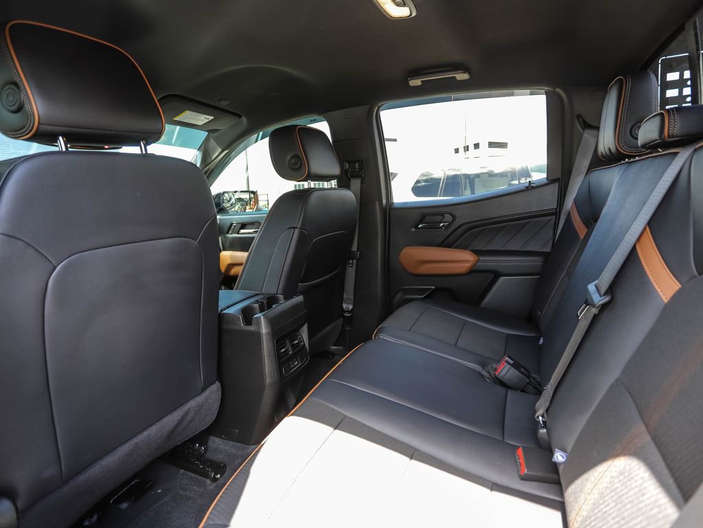 Used 2024 GMC Canyon AT4 w/ Canyon Safety Plus Package AWD/4WD image 19