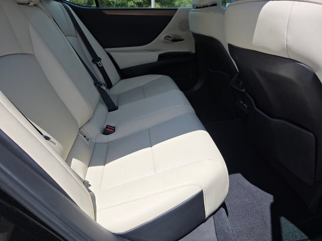 Used 2025 Lexus ES 350 w/ Premium Package FWD image 13