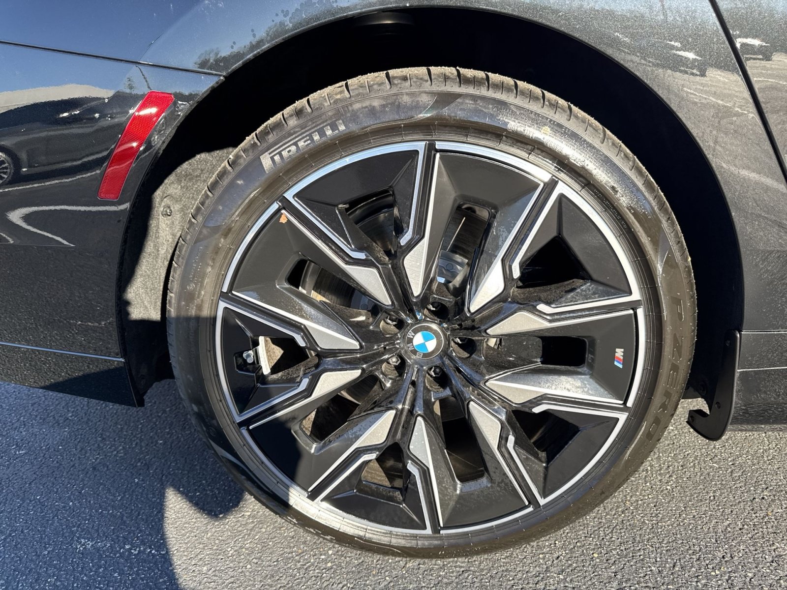 New 2026 BMW i7 M70 AWD/4WD image 31