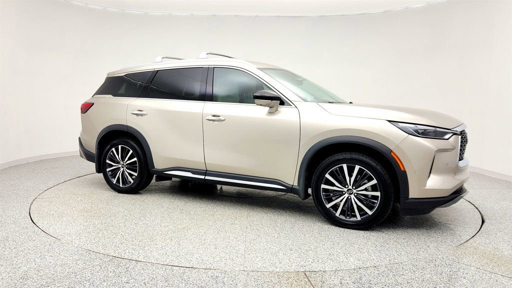 Used 2023 INFINITI QX60 Sensory w/ Vision Package image 3