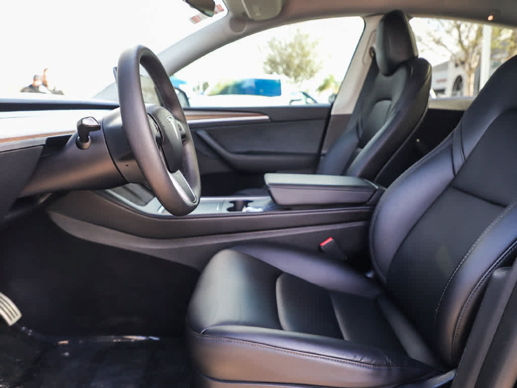Used 2023 Tesla Model Y Performance AWD/4WD image 18