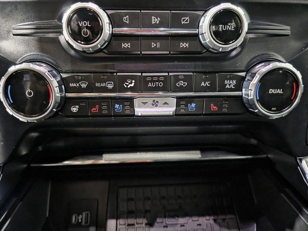 Used 2023 Ford F150 Lariat w/ Equipment Group 502A High image 37