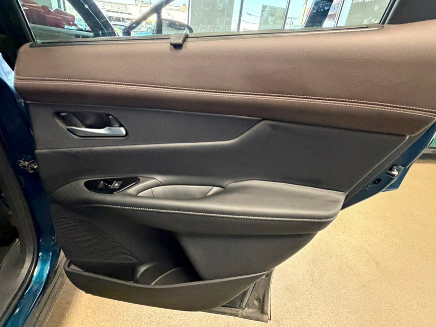 Used 2025 Nissan Murano Platinum w/ Cargo Package image 32