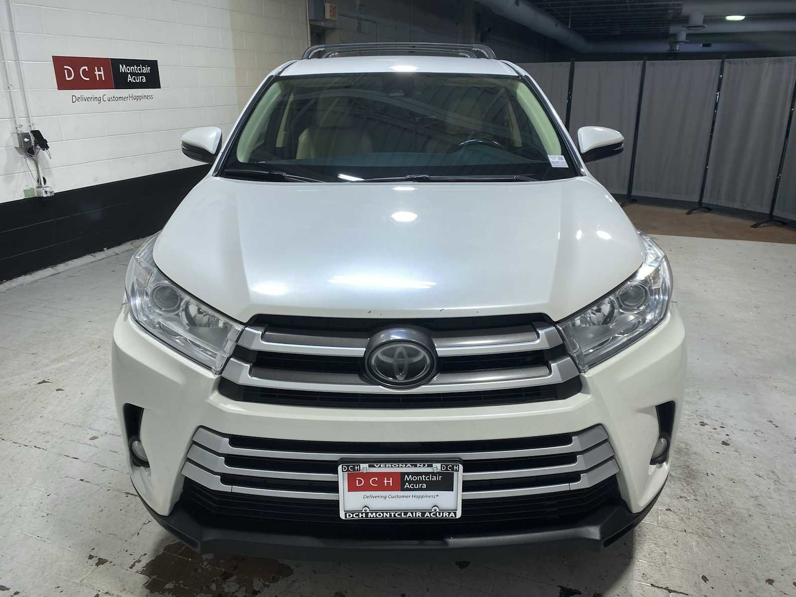 Used 2019 Toyota Highlander Plus AWD/4WD image 6