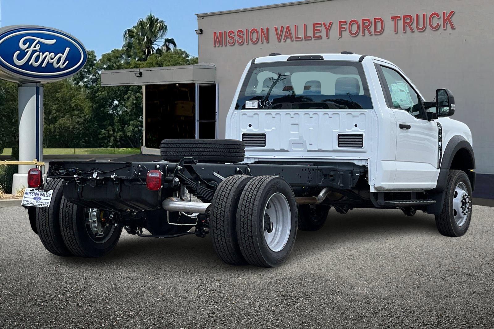 New 2026 Ford F550 2WD Regular Cab Super Duty image 4