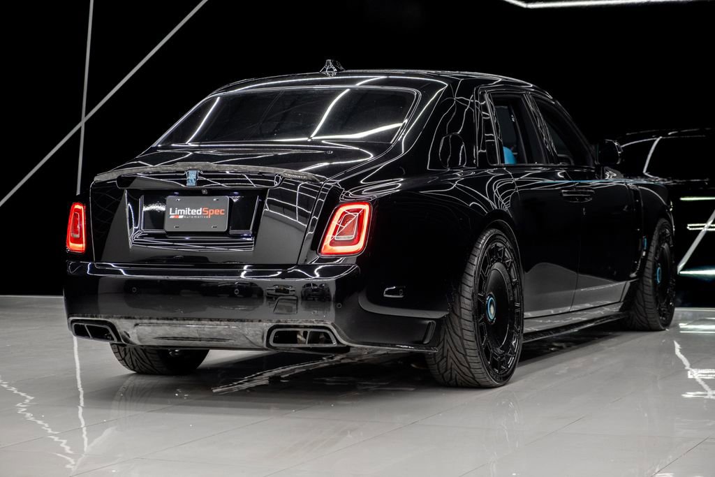 Used 2023 Rolls-Royce Phantom Sedan image 12