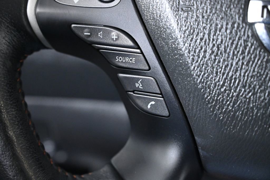 Used 2019 Nissan Pathfinder SL image 14