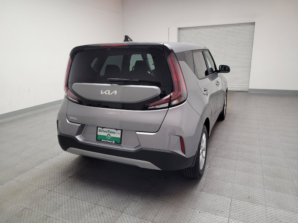 Used 2023 Kia Soul LX w/ LX Technology Package image 7