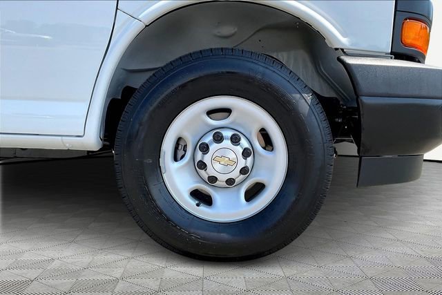 New 2025 Chevrolet Express 3500 w/ Driver Convenience Package image 12
