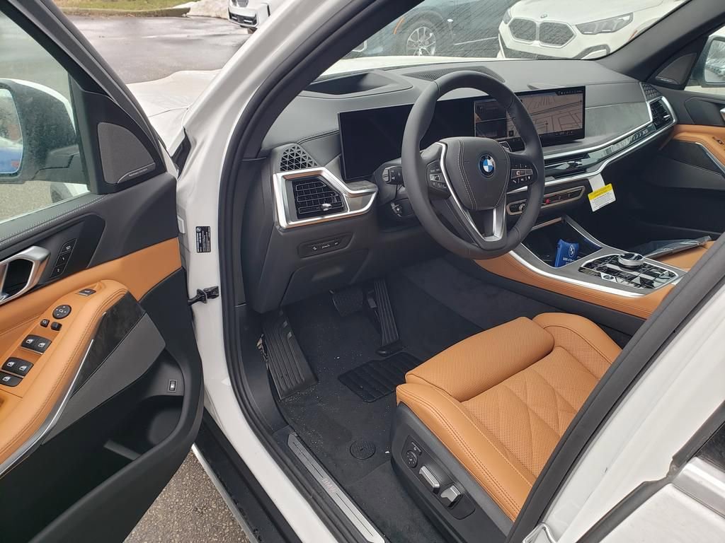 New 2026 BMW X5 xDrive50e image 6