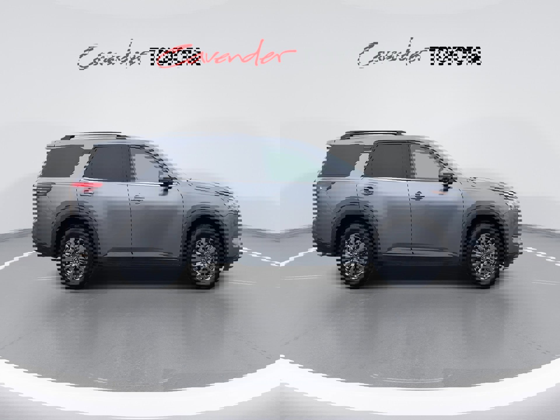 Used 2024 Nissan Pathfinder SV image 9