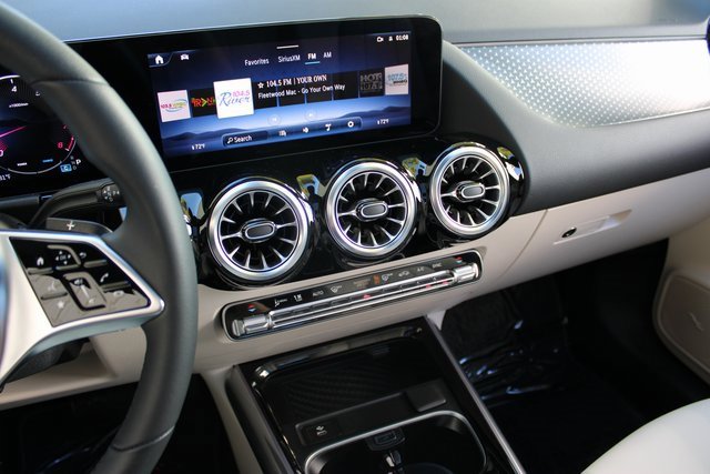 Used 2024 Mercedes-Benz GLA 250 w/ Exclusive Package image 18