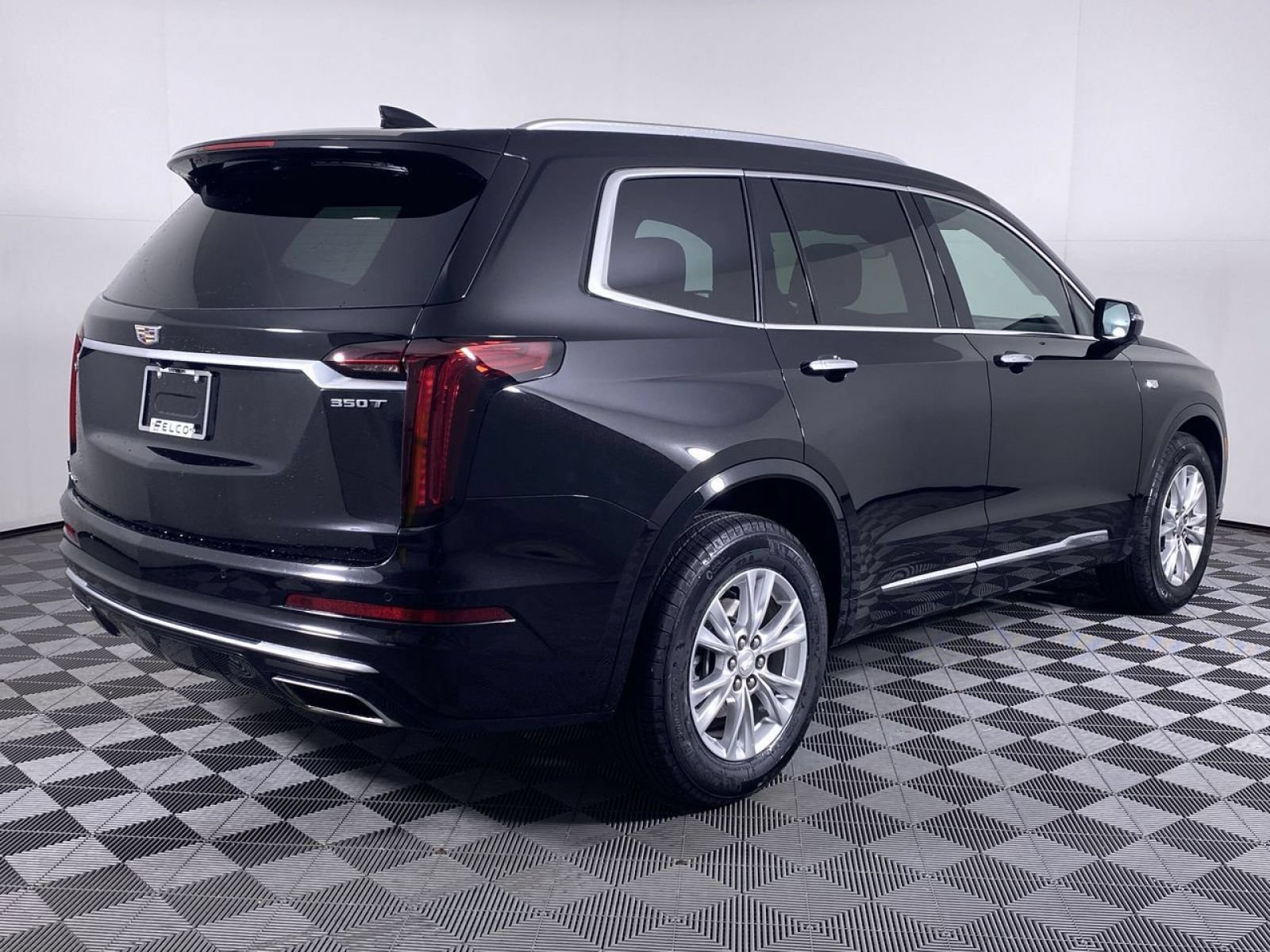 Certified 2024 Cadillac XT6 Luxury w/ LPO, Floor Liner Package AWD/4WD image 20