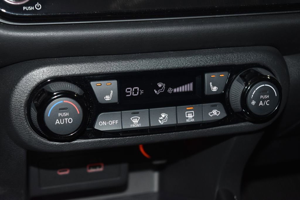 Used 2024 Nissan Kicks SR w/ SR Premium Package image 12