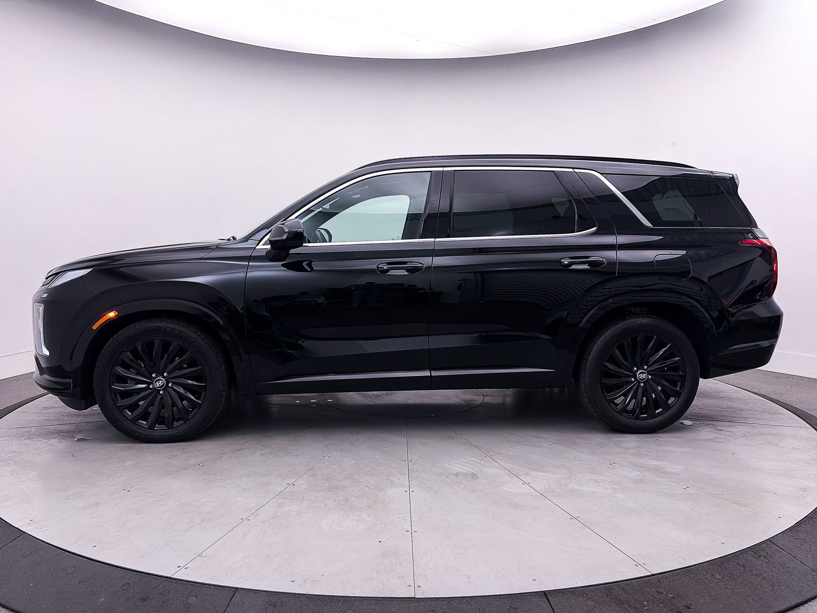 Used 2024 Hyundai Palisade Calligraphy image 49