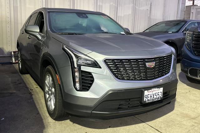Certified 2023 Cadillac XT4 Luxury w/ Cold Weather Package image 2