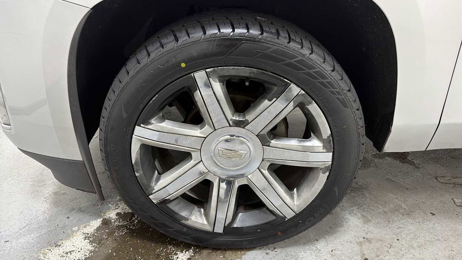 Used 2016 Cadillac Escalade Luxury AWD/4WD image 10