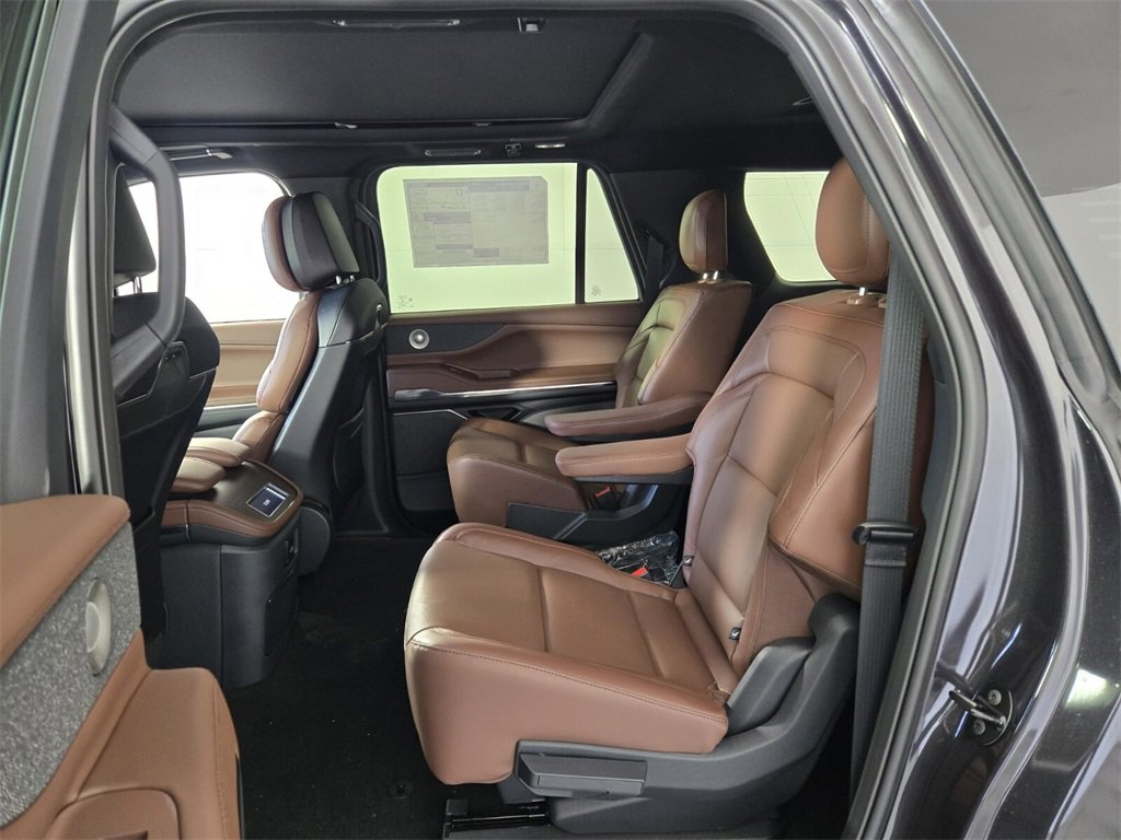 New 2026 Lincoln Navigator L Reserve image 9