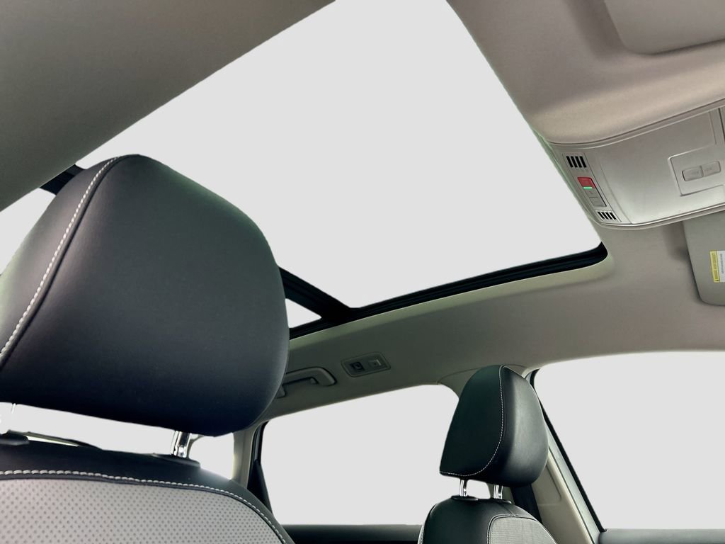 Used 2022 Volkswagen Taos SEL image 17