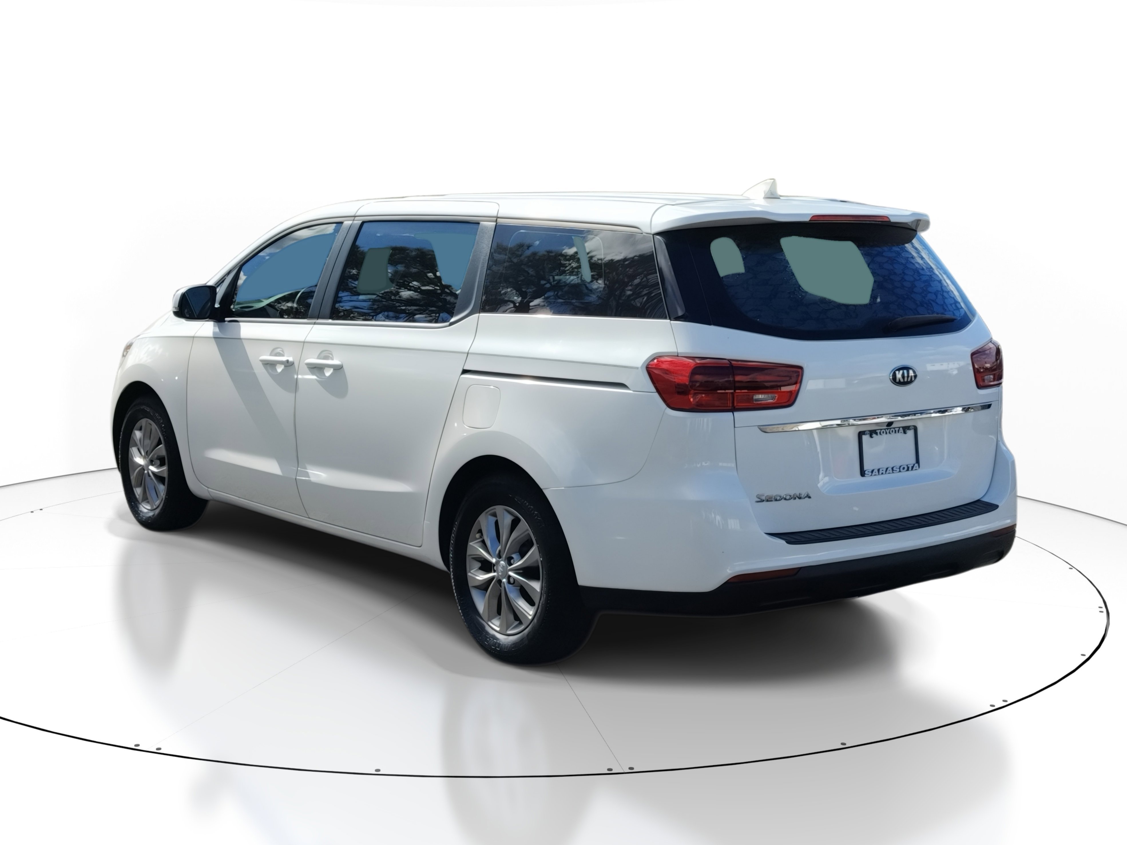 Used 2020 Kia Sedona L image 4