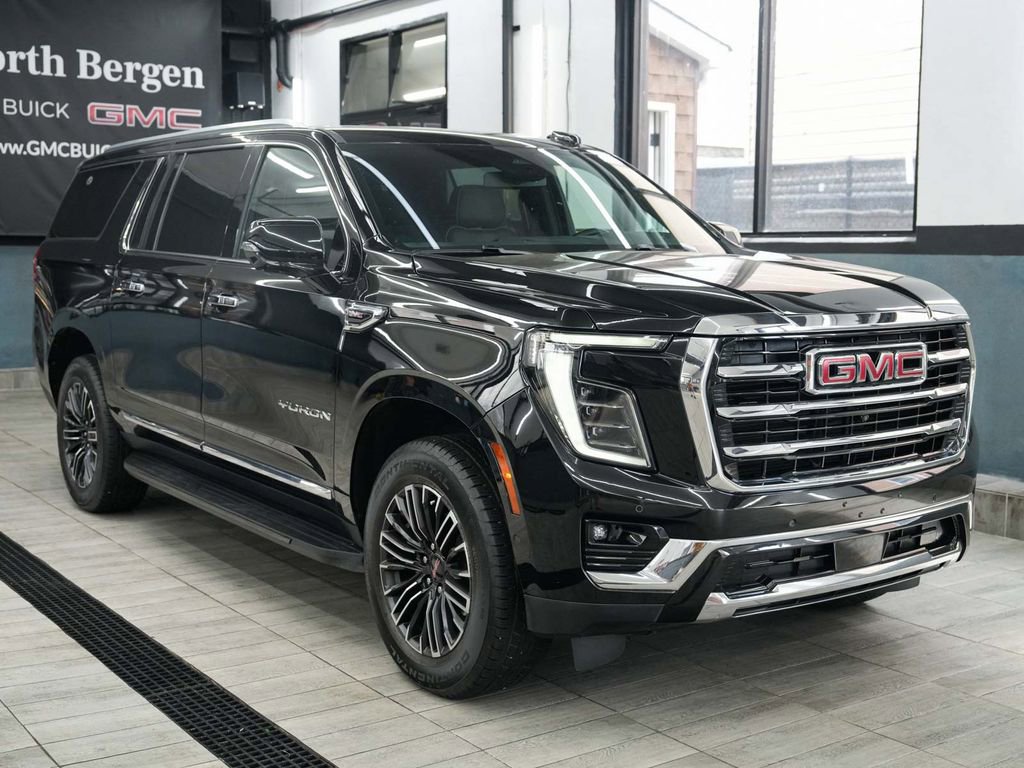 Used 2025 GMC Yukon XL Elevation w/ LPO, Elevation Black Package AWD/4WD image 3