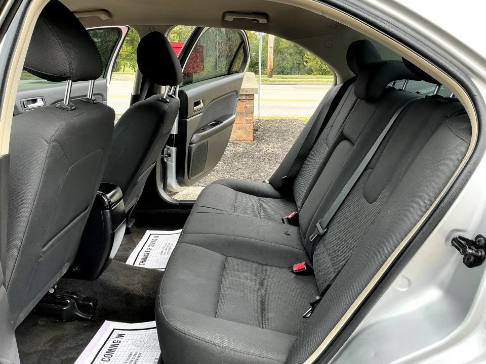 Used 2012 Ford Fusion SE FWD image 10