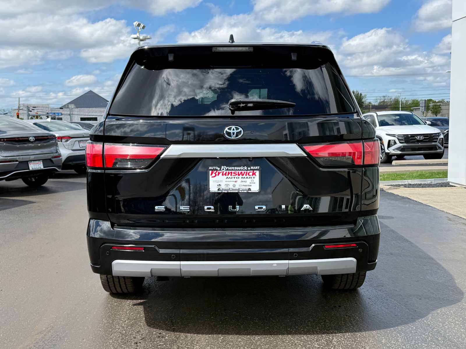 Used 2023 Toyota Sequoia Capstone AWD/4WD image 5