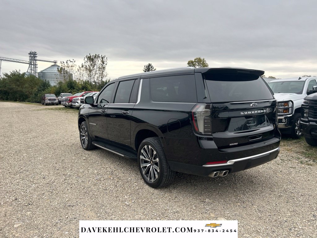 Used 2026 Chevrolet Suburban High Country w/ Sun And Tow Package AWD/4WD image 3